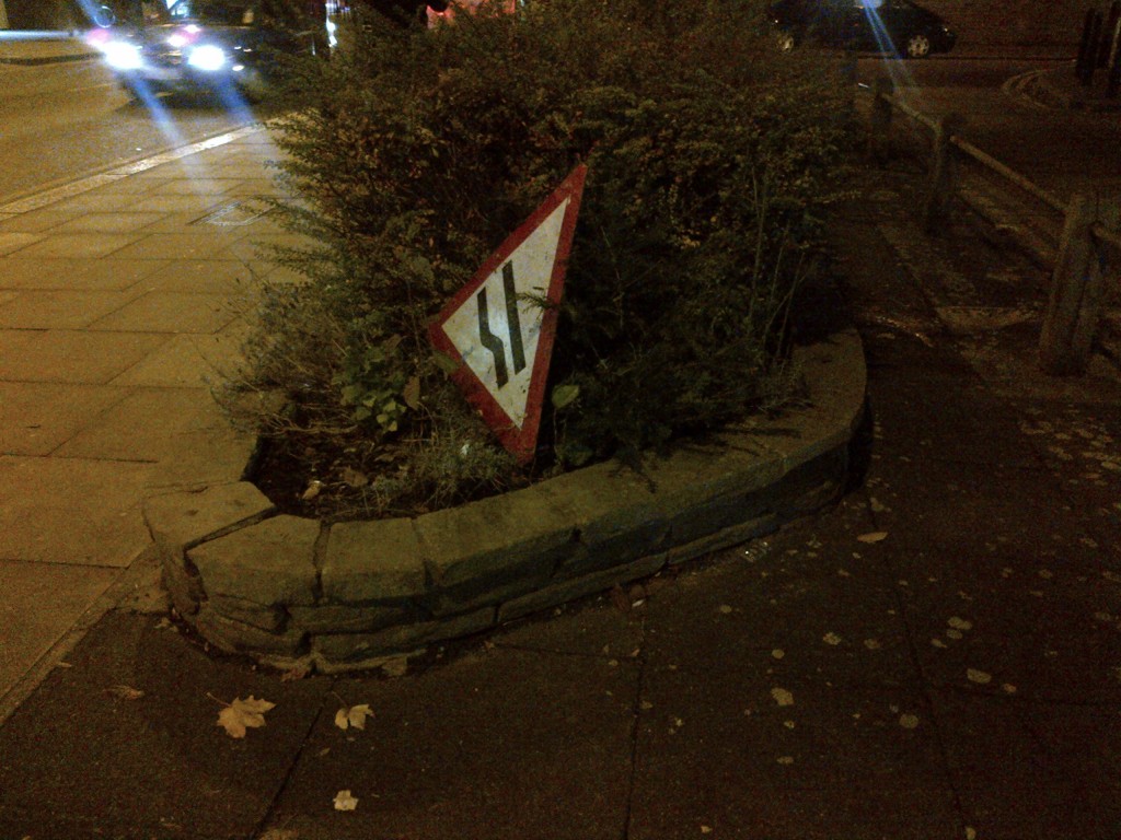 Abandoned road works sign, Stroud Green Road