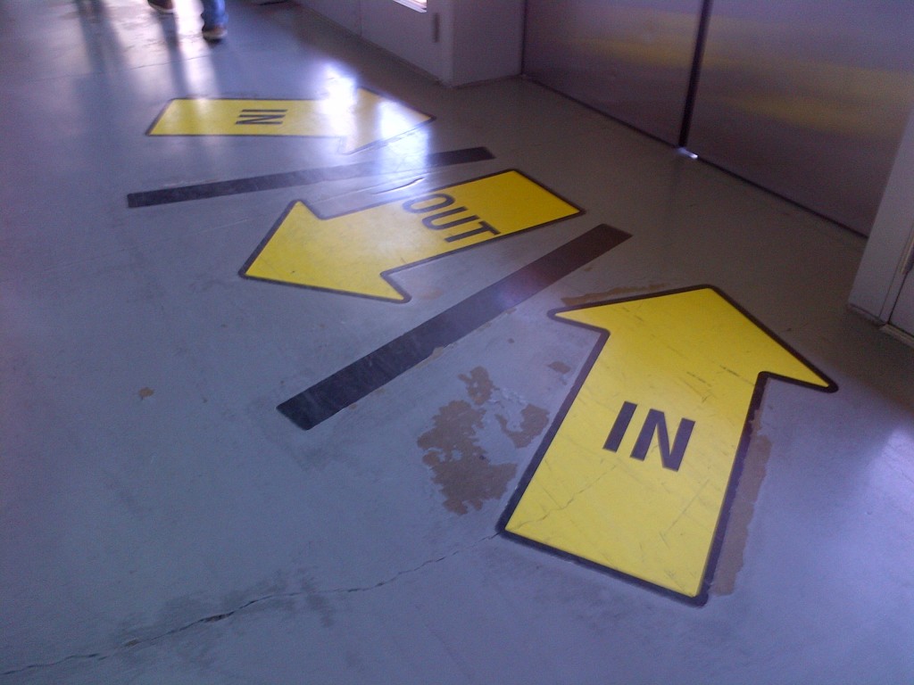 Platform arrows at O'Hare International Airport